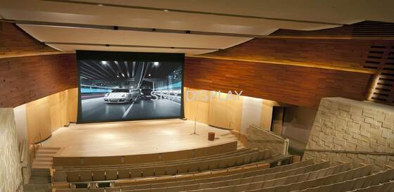 Качество Большой моторизованный экран с натяжением полотна, с гибким белым полотном HD и бесшумным трубчатым мотором, изготавливаемый на заказ Фабрика